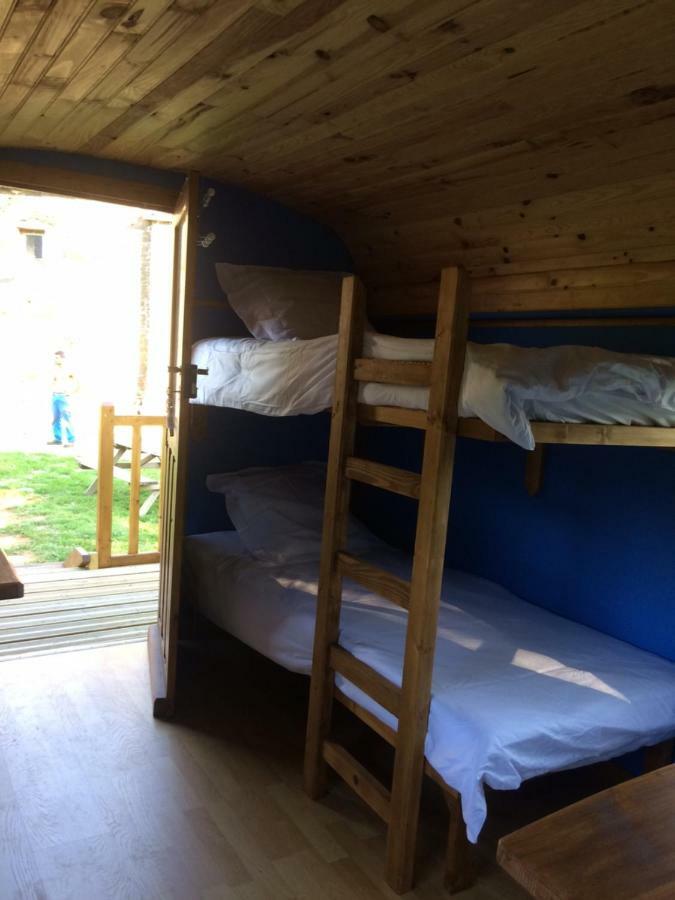 Les Roulottes De L'Airou Hotel Beauchamps  Buitenkant foto
