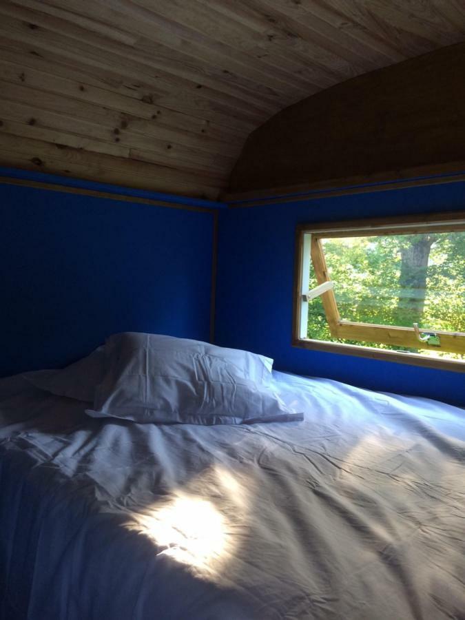 Les Roulottes De L'Airou Hotel Beauchamps  Buitenkant foto